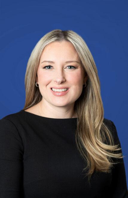 Amanda E. Benzenberg Headshot