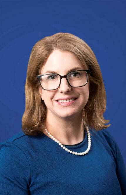 Elizabeth Garvey Headshot