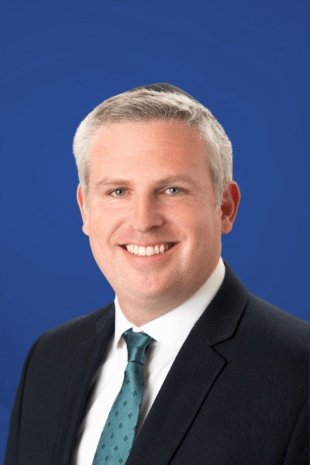 Aaron Schlusselberg Headshot